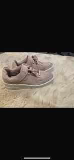 Dames nike airforce sneakers ! Roze nude kleur maat 39, Enlèvement, Comme neuf, Rose, Sneakers et Baskets