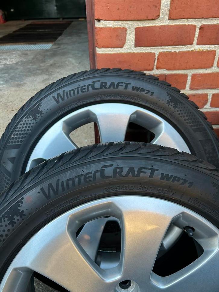 Pneus hiver pour Opel Insignia 2011, Autos : Pièces & Accessoires, Pneus & Jantes, Pneu(s), Pneus hiver, Enlèvement