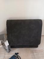 Damestas , Violet Hamden, Enlèvement, Neuf, Noir