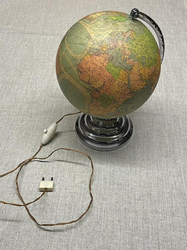 Globe terrestre Perrina, Maison & Meubles, Accessoires pour la Maison | Globes, Utilisé, Lumineux, Enlèvement