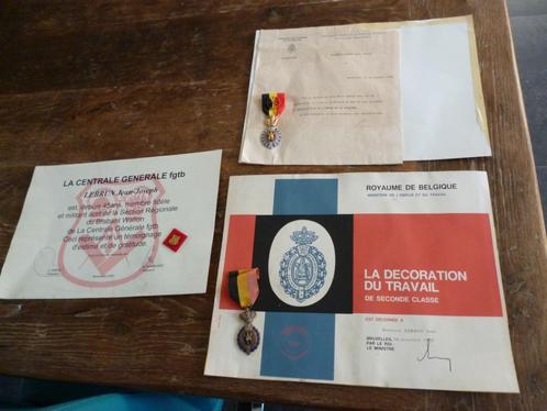 Lot de 3 médailles et pin's FGTB, Orde de la Couronne, Trava, Collections, Objets militaires | Général, Enlèvement ou Envoi