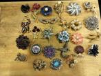 Broches – 26 stuks, Bijoux, Sacs & Beauté, Broches, Enlèvement, Comme neuf, Autres matériaux