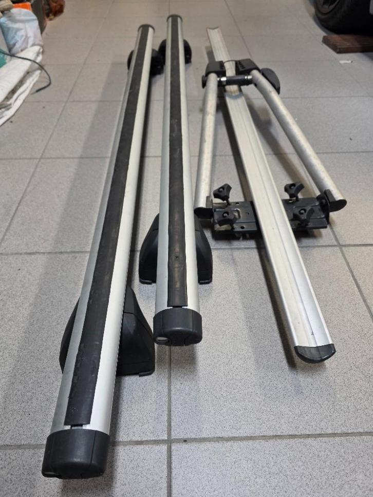 Thule dakdrager, meerdere kits, 5 universele fietsdragers, Auto diversen, Dakdragers, Gebruikt, Ophalen