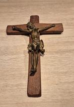 Bronzen Christus op houten kruis, Ophalen, Brons