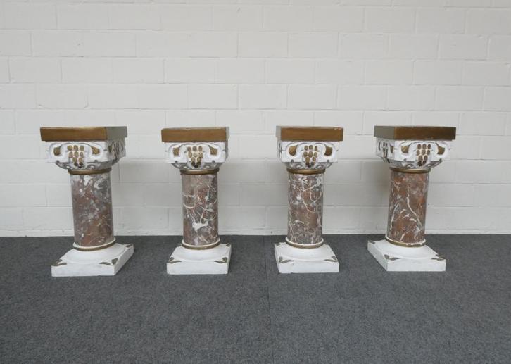 Vier sokkels in witte steen en marmer uit kloosterkapel, Antiek en Kunst, Antiek | Religieuze voorwerpen, Ophalen