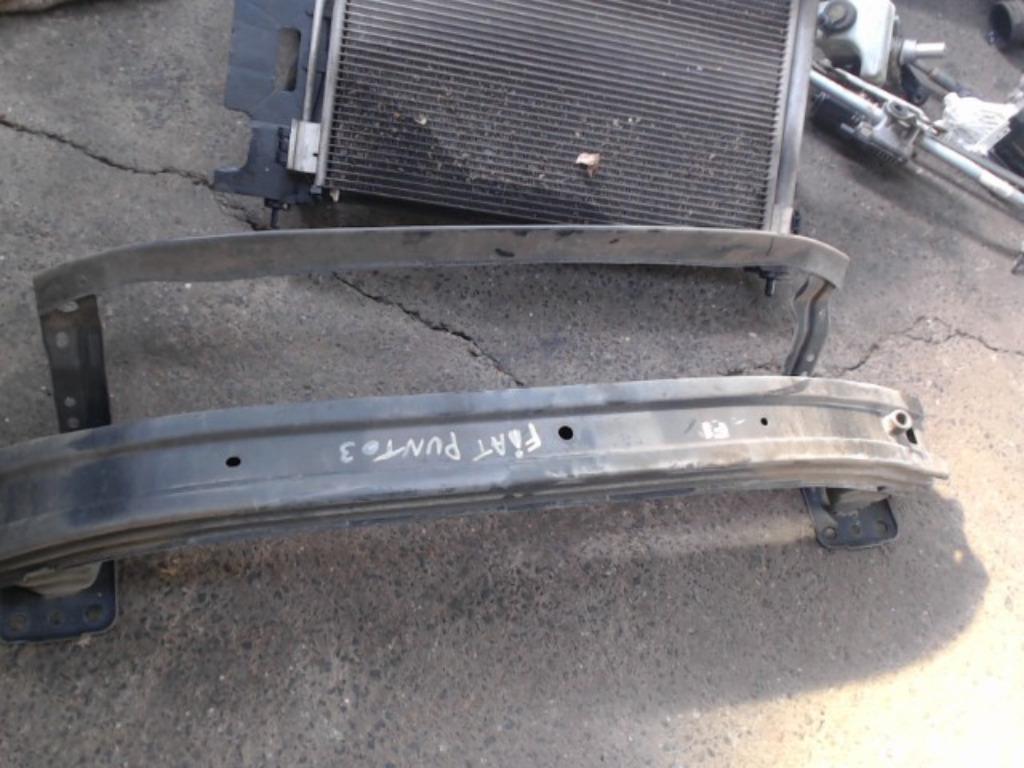 Renfort pare choc avant Fiat Punto Evo 3 2009-2013 LP/14957, Pare-chocs, Enlèvement, Utilisé, Fiat