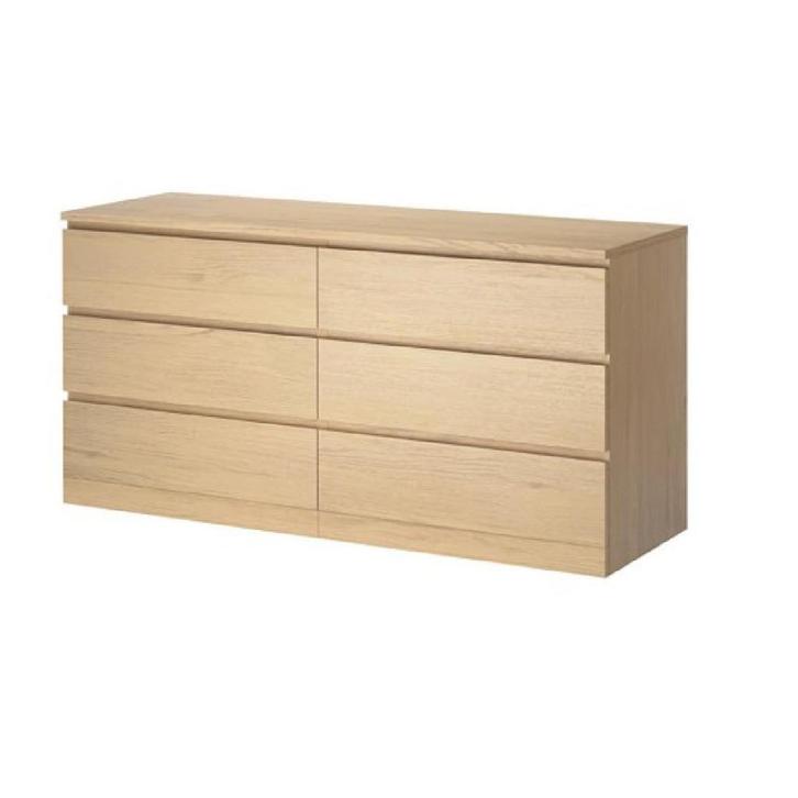 Ikea MALM ladekast eik met witte glasplaat - Commode, Huis en Inrichting, Kasten | Ladekasten, Gebruikt, Minder dan 100 cm, 150 tot 200 cm