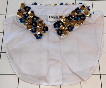 Essentiel Antwerp kraagje met blauwe parels en pailletten  beschikbaar voor biedingen