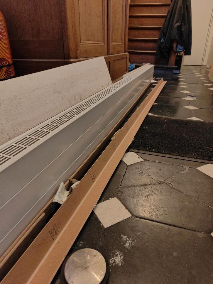 Radiateur plinthe design - neuf, Bricolage & Construction, Chauffage & Radiateurs, Neuf, Radiateur, Enlèvement