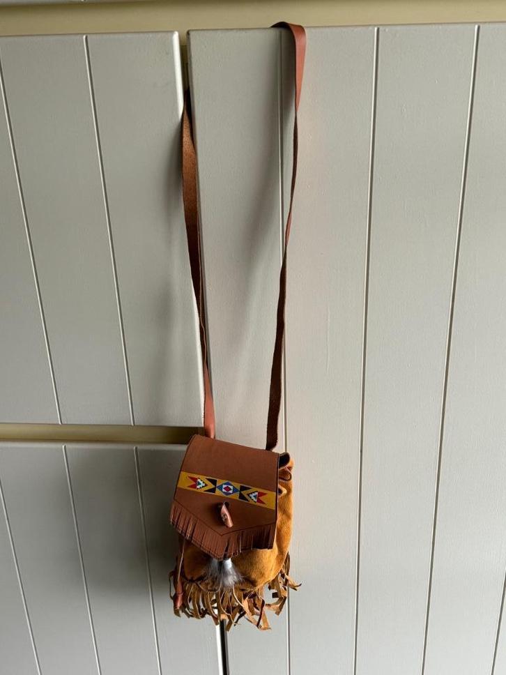 Lederen Indianen tas Daim Perfect replica schoudertas, Handtassen en Accessoires, Tassen | Schoudertassen, Zo goed als nieuw, Overige merken