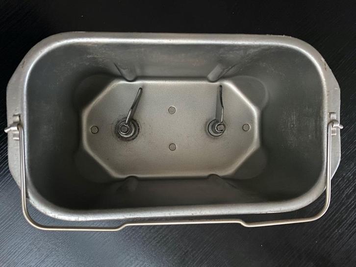 Broodbak kuipen met 1 of 2 kneedhaken, Elektronische apparatuur, Broodbakmachines, Gebruikt, 800 tot 1200 gram deeg, Ophalen of Verzenden