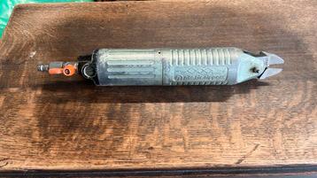 Cisaille pneumatique  beschikbaar voor biedingen