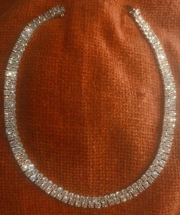 Diamanten  halsketting  te  koop beschikbaar voor biedingen