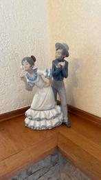 Couple de biscuits en porcelaine espagnole, Antiquités & Art, Antiquités | Porcelaine, Enlèvement