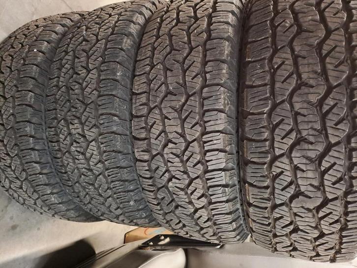 Winterbanden matador izzarda A/T 2 all terrain 215/60 r17, Auto-onderdelen, Banden en Velgen, Band(en), Winterbanden, 17 inch