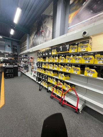 Agencement complet de magasin – 60m linéaires avec supports beschikbaar voor biedingen