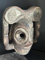 Ibibio Idiok Ekpo-masker, Verzenden