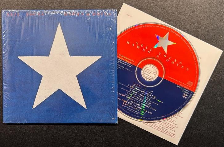 NEIL YOUNG - Hawks and doves ( HDCD; vinyl replica ), Cd's en Dvd's, Cd's | Rock, Zo goed als nieuw, Singer-songwriter, Verzenden