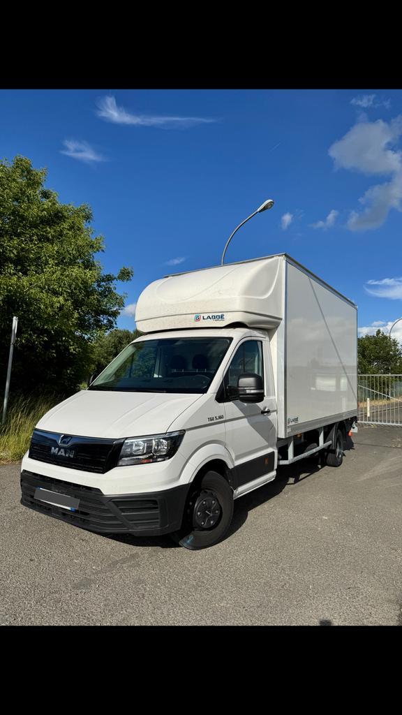 transportwerk Camion met laadklep beschikbaar, Zakelijke goederen, Machines en Bouw | Heftrucks en Intern transport, Palletwagen