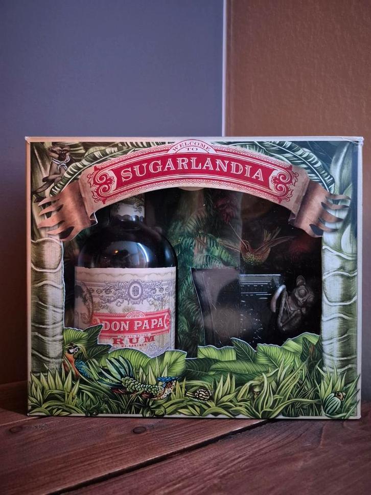 Don papa small batch met glas, Huis en Inrichting, Woonaccessoires | Wanddecoraties, Ophalen