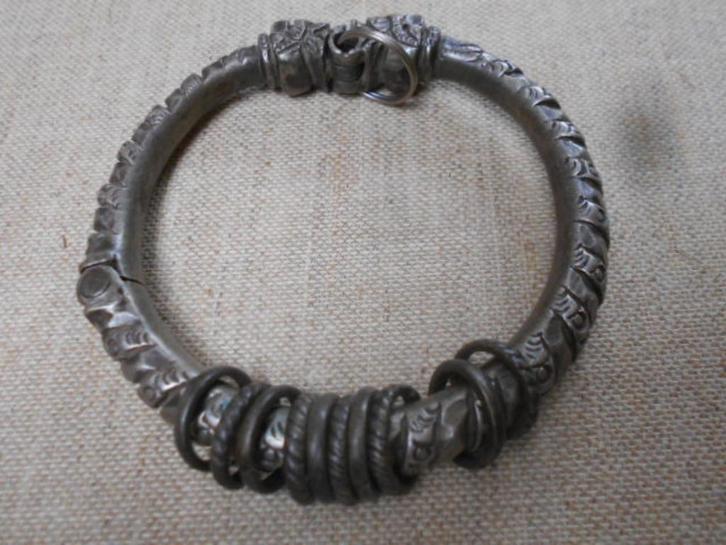 ethnische armband, indie ?, Handtassen en Accessoires, Armbanden, Zo goed als nieuw, Overige materialen, Ophalen of Verzenden