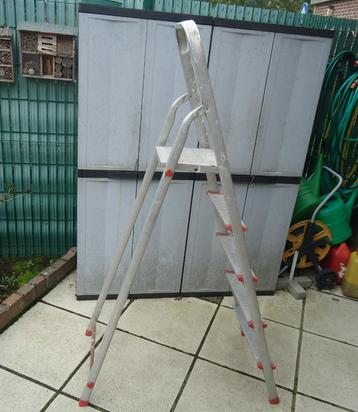 Aluminium trapladder beschikbaar voor biedingen