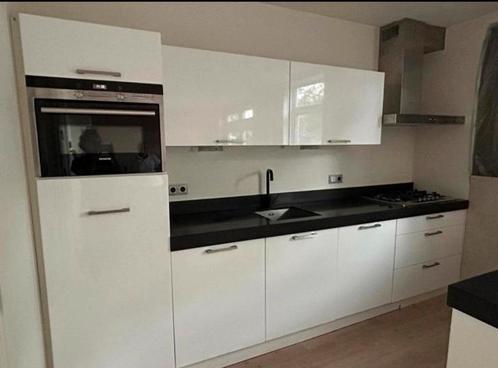 Nette Rechte Keuken + Siemens + Composiet + GEDEMONTEERD, Huis en Inrichting, Keuken | Complete keukens, Enkelwandige keuken, Wit