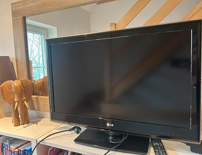 TV LG 32 pouces HD ready, TV, Hi-fi & Vidéo, Télévisions, Enlèvement
