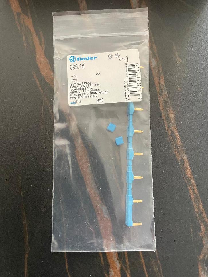 DOMESTIA  DMP-001-001 -contactcam 8 pennen, Doe-het-zelf en Bouw, Elektriciteit en Kabels, Nieuw, Overige typen, Ophalen of Verzenden