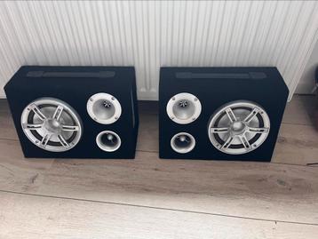 Autospeakers werkende staat beschikbaar voor biedingen