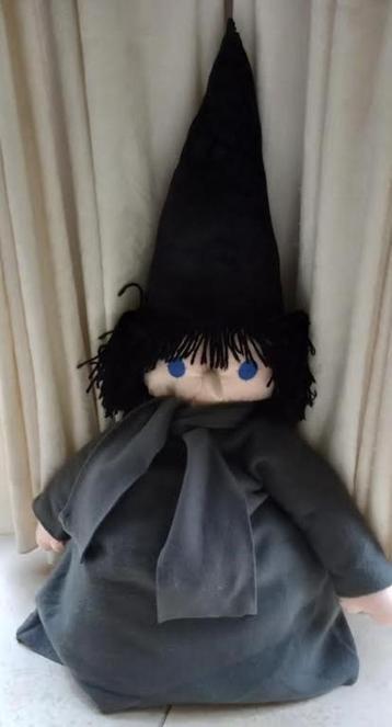 Halloween knuffel heks beschikbaar voor biedingen