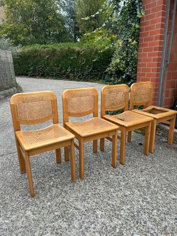 4 rotan stoelen beschikbaar voor biedingen