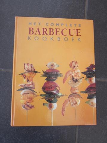 Het complete barbecue kookboek beschikbaar voor biedingen