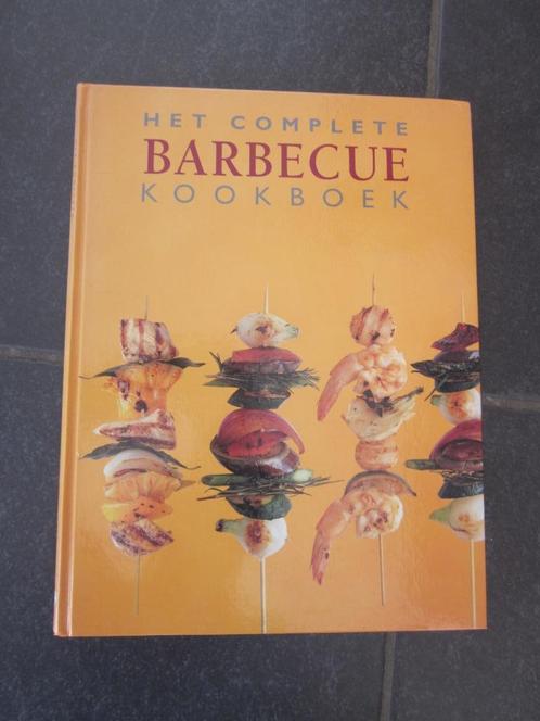 Het complete barbecue kookboek, Boeken, Kookboeken, Zo goed als nieuw, Hoofdgerechten, Taart, Gebak en Desserts, Overige typen