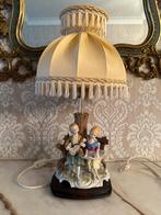 Tafellamp met 2 figuurtjes, Antiquités & Art, Antiquités | Éclairage, Enlèvement