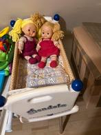 Jouets enfants  1 petit lit plus deux poupees, Enlèvement, Utilisé, Autres types
