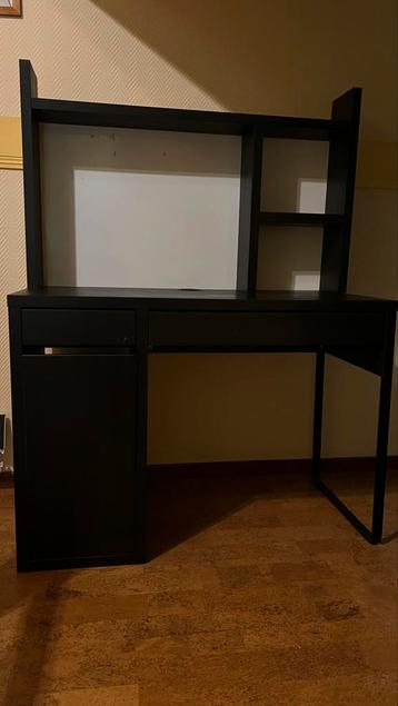 Ikea Micke bureau. Zwart. Gebruikt beschikbaar voor biedingen