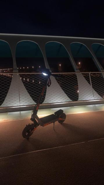 Kukirin g2 kleur: oranje, zwart. Top. Speed 55kmh 3, Fietsen en Brommers, Ophalen, Zo goed als nieuw, Elektrische step (E-scooter)