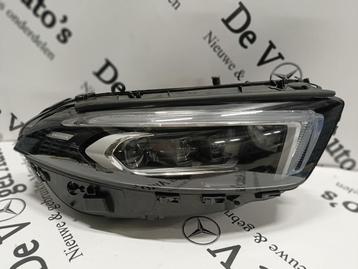 Koplamp rechts van een Mercedes A-Klasse beschikbaar voor biedingen
