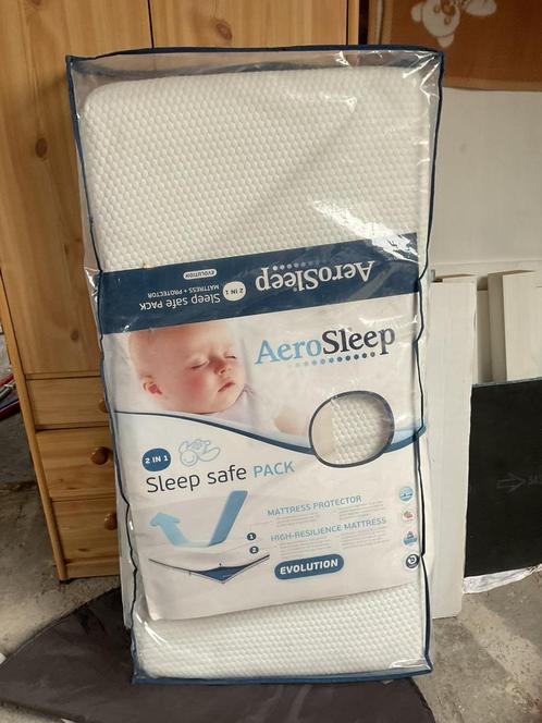 Aerosleep matras babybed 60x120 + matrasbeschermer, Kinderen en Baby's, Babywiegjes en Ledikanten, Zo goed als nieuw, Ophalen