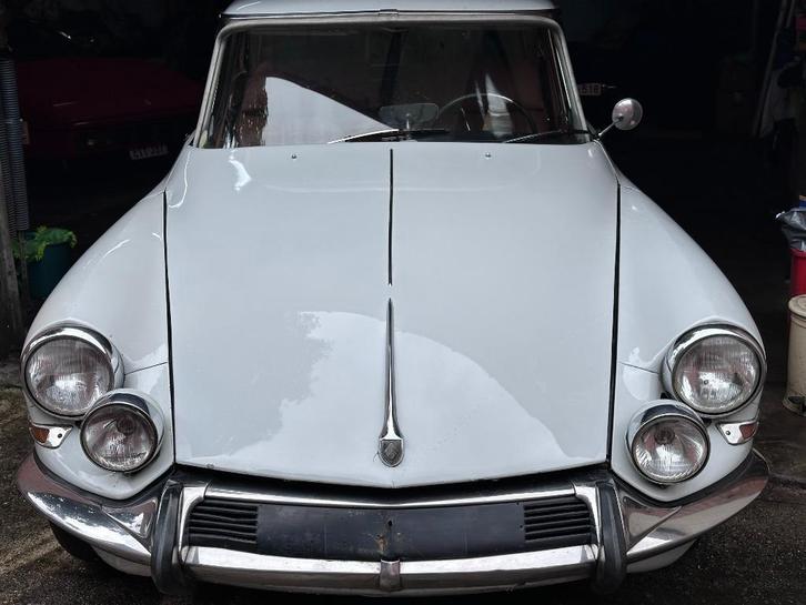 Citroen DS, Auto's, Oldtimers, Particulier, DS, Benzine, Berline, 4 deurs, Automaat, Zilver of Grijs, Bruin, Leder, Voorwielaandrijving