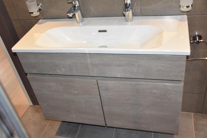 Meuble double lavabo et miroir salle de bain, Maison & Meubles, Salle de bain | Meubles de Salle de bain, Comme neuf, Meuble lavabo