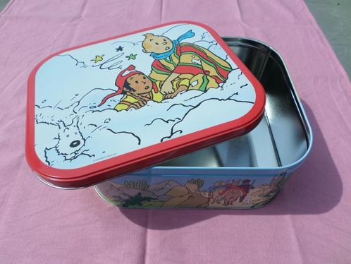 Tintin Snowy Zorino metalen doos wit rood sneeuw, Verzamelen, Blikken, Gebruikt, Koek(jes), Ophalen of Verzenden