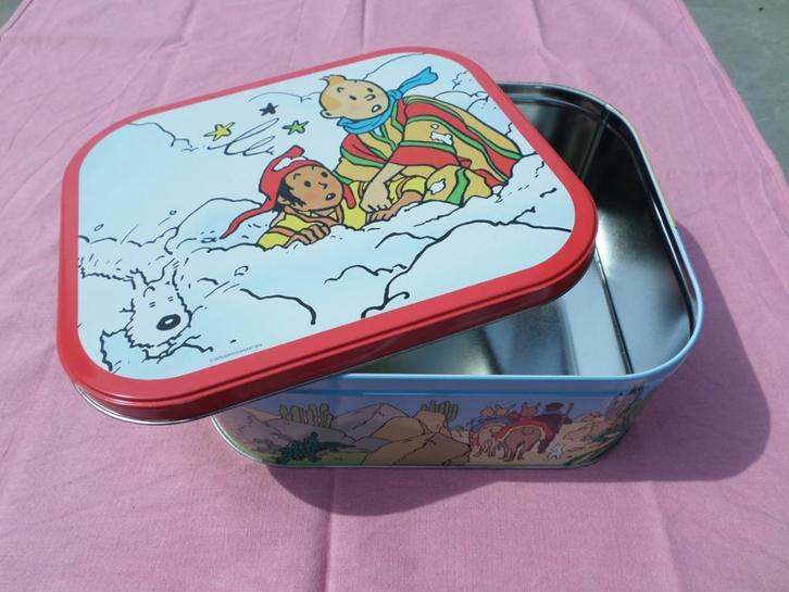 Tintin Snowy Zorino metalen doos wit rood sneeuw, Verzamelen, Blikken, Gebruikt, Koek(jes), Ophalen of Verzenden