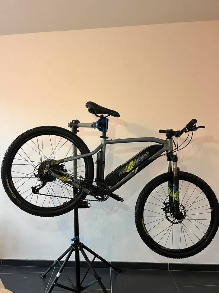 Rockrider E-ST100 elektrische mountainbike, Fietsen en Brommers, Elektrische fietsen, Gebruikt, Overige merken, 51 tot 55 cm, 30 tot 50 km per accu