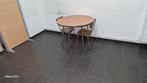 Oude vintage ronde bruine formica tafel met d, Antiek en Kunst, Antiek | Meubels | Tafels, Ophalen of Verzenden