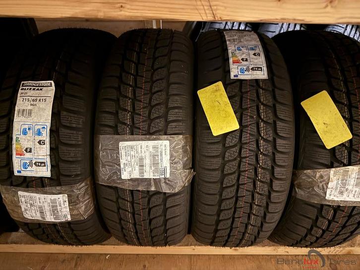 new snow 215/65R15 Bridgestone 215/65 R15 215/65/15 2156515, Auto-onderdelen, Banden en Velgen, Band(en), Winterbanden, 15 inch