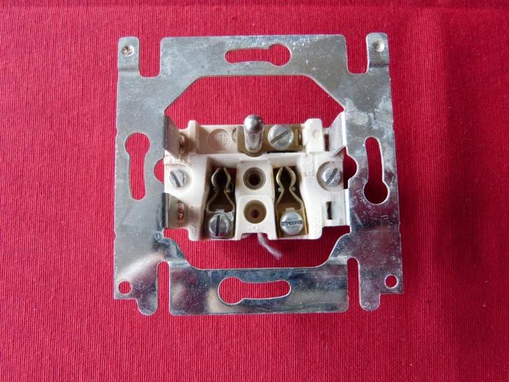 niko stopkontakten, Doe-het-zelf en Bouw, Elektriciteit en Kabels, Schakelaar, Ophalen of Verzenden