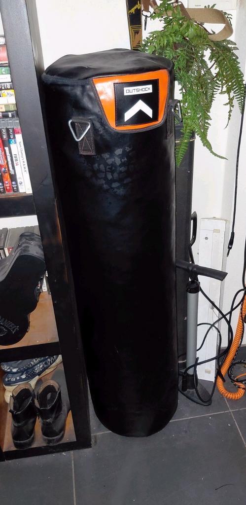 OUTSHOCK bokszak 80kg+ ophangsysteem-ongebruikt-nieuwstaat, Sport en Fitness, Boksen, Zo goed als nieuw, Bokszak, Ophalen of Verzenden