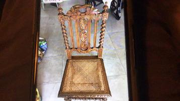 4 antieke stoelen beschikbaar voor biedingen